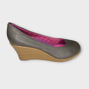 Crocs A-Leigh Wedge Heels Pumps Espresso Brown‎ Leather Closed Toe Aleigh Size 8